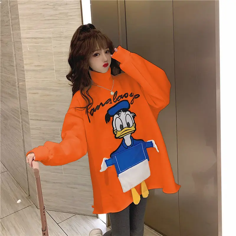 Новое модное бархатное теплое платье-свитер средней длины с героями