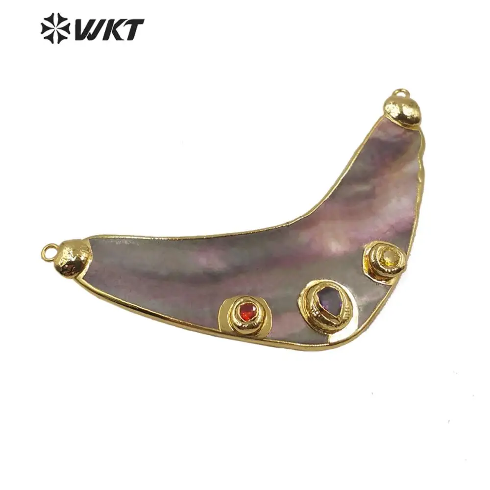 

WT-JP203 WKT Special Design Horn Shape Natural Pink Shell With CZ Charm Pendant Gold Electroplated Pendant Women Fashion Jewerly