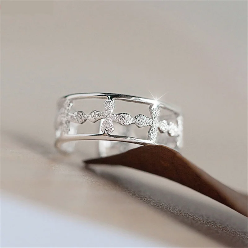 

Женское кольцо из серебра 925 пробы, с широким и высокоуглеродистым бриллиантом