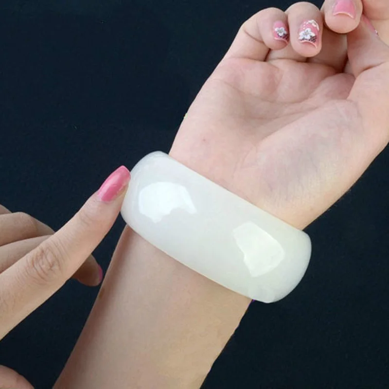 Женский браслет из натурального нефрита белый | Украшения и аксессуары