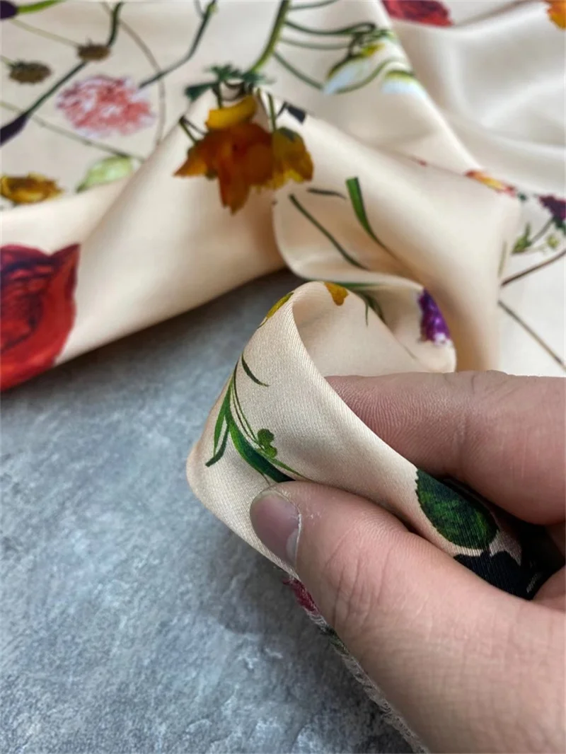 

Fashion Big-name Meat Pink Bottom Bouquet Printing Twill Stretch Silk Fabric Luxury High-end Dress Shirt Sewing Fabric African