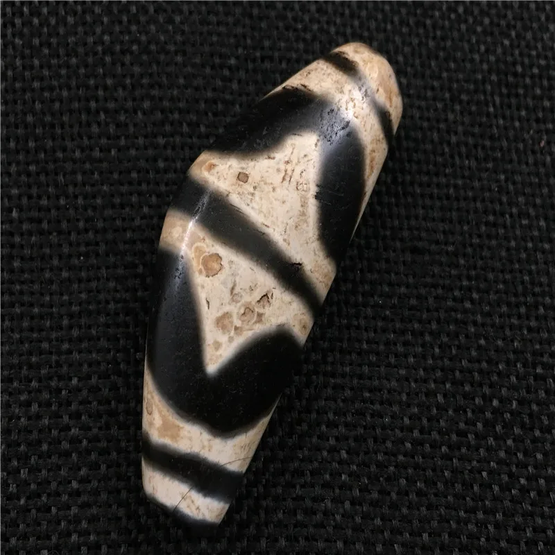 

Tibet's old pearl agate [tiger teeth] pendant, necklace, pendant, fine Tibetan decoration, fengshui, pearl separation, evil elim