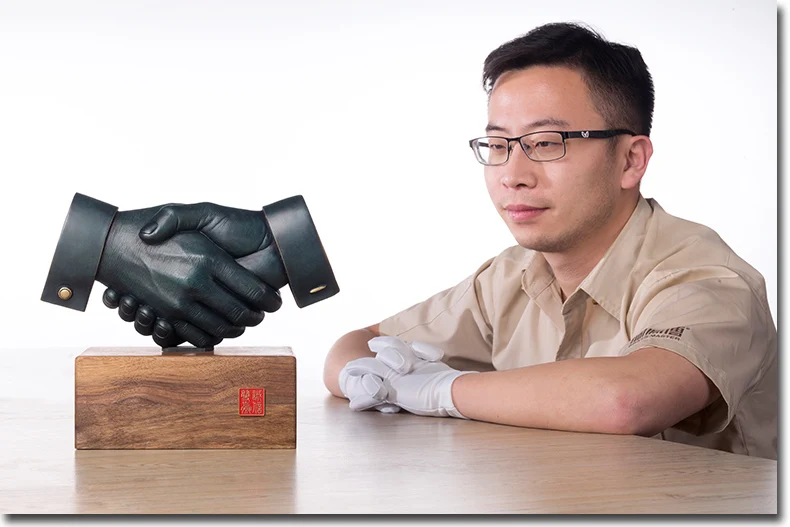 

GREAT GIFT # OFFICE SHOP LOBBY COMPANY BUSINESS ARTWORK COOL EFFICACIOUS MASCOT DRAWING MONEY COOPERATION AND WIN-WIN SCULPTURE