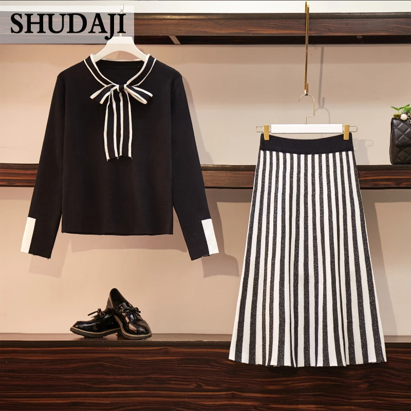 Платье женское трикотажное в полоску с длинным рукавом и бантом| |