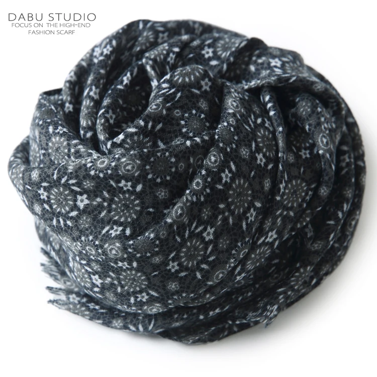 Элегантный темно-синий маленький цветок японский шелковый шарф для женщин весна