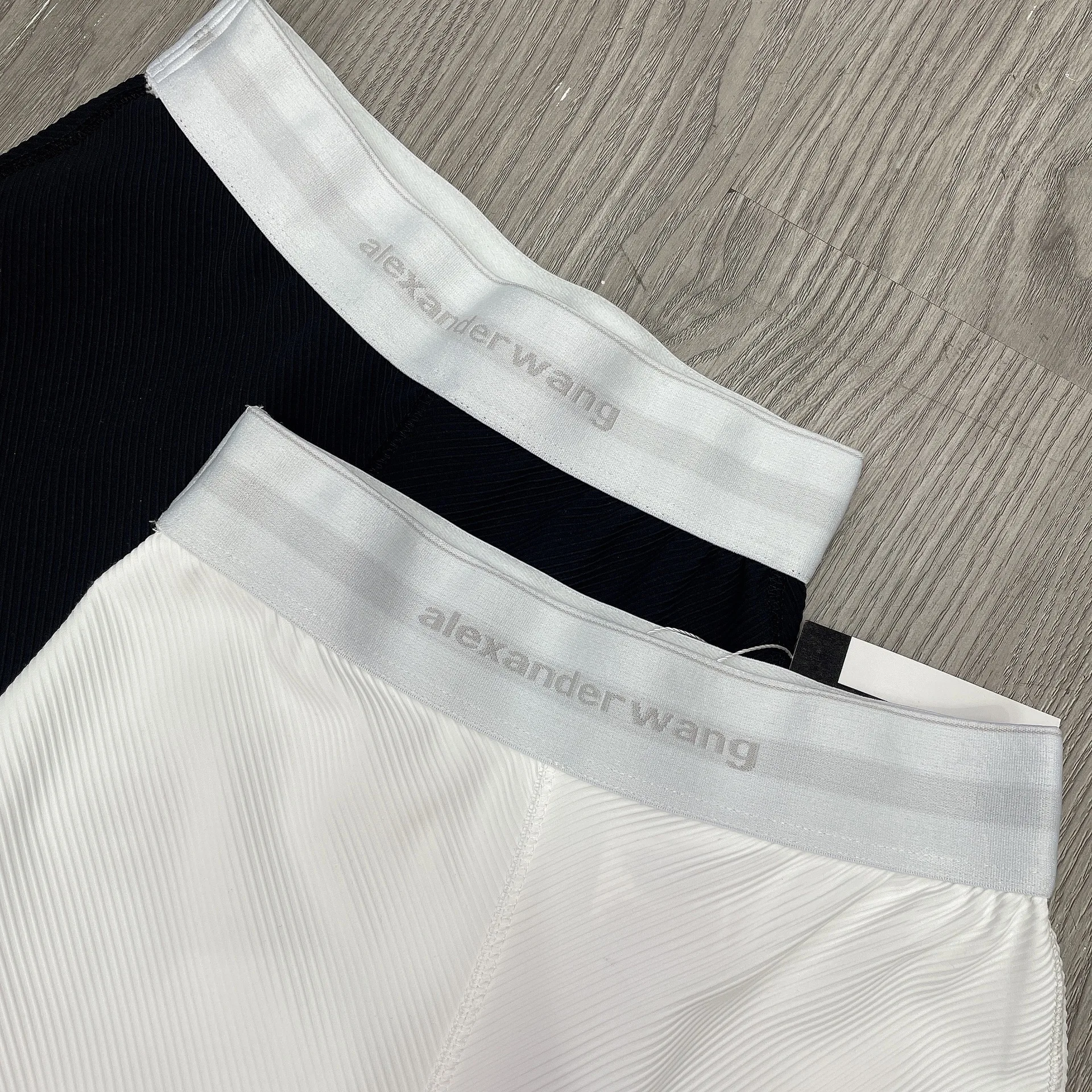 

Alexander AW2021ss Spring and Summer New Sports Riding Tight Elastic Breathable Twill Fabric Casual Five-point Shorts