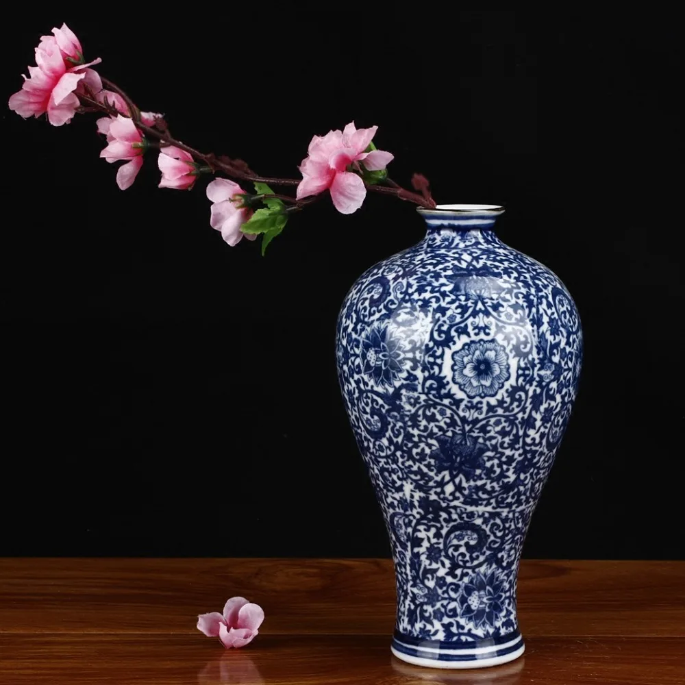 

Jingdezhen Blue and White Porcelain Vases Interlocking Lotus Design Flower Ceramic Vase Home Decoration Flower Vases