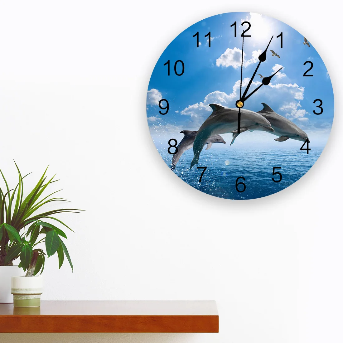 Настенные часы с животными дельфином морским голубым небом летающими птицами