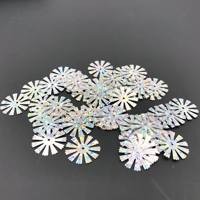 

10g/200pcs/pack 16mm Snowflake PVC Sequins With 1 Center Hole Paillettes Christmas Ornaments DIY Clothes Lentejuelas accessories