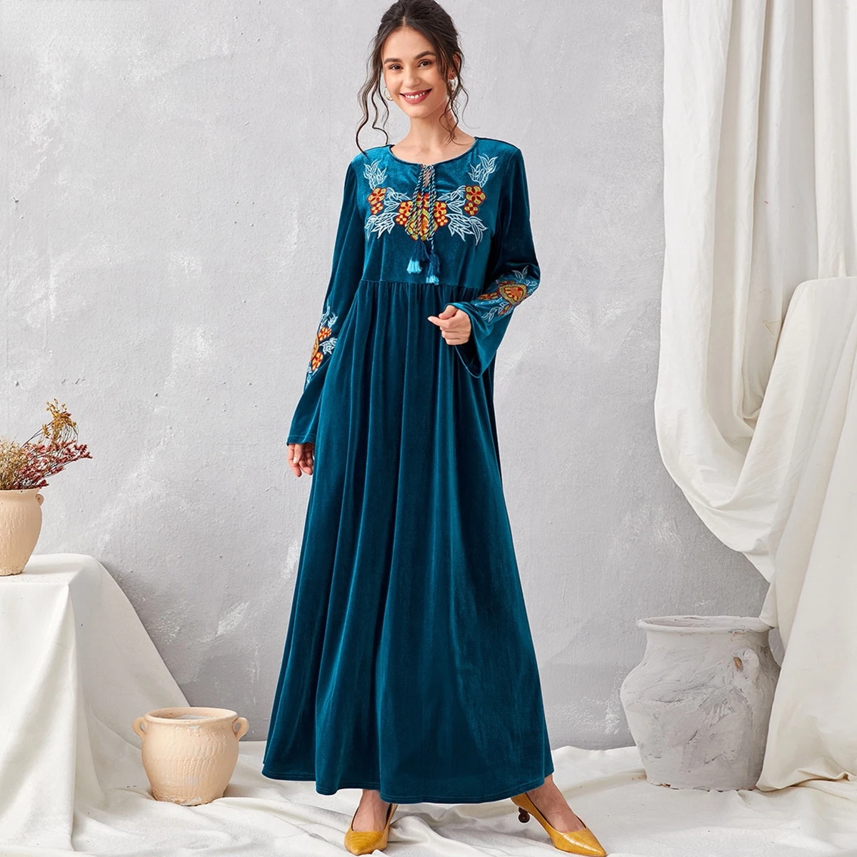 Мусульманское модное женское синее плотное бархатное повседневное длинное платье с золотой вышивкой платье для выпускного вечера Abaya инди...