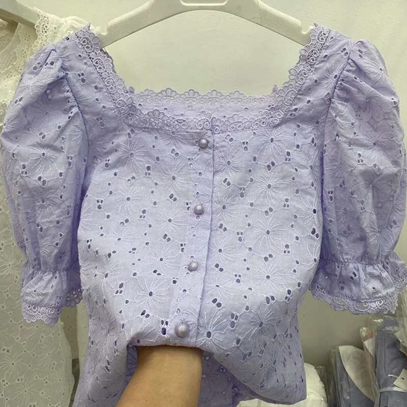 

Женские стильные летние кружевные рубашки с цветочной вышивкой, с коротким рукавом и квадратным вырезом, на пуговицах, женская модель 2021