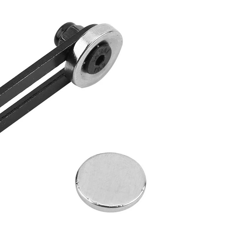 

4PCS RC Car Shell Body Mount Metal L-Bracket with Magnet for 1:10 RC Crawler Car Axial SCX10 90046 D90