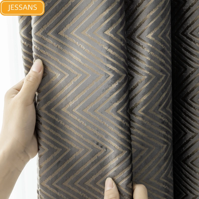 Светлые роскошные бархатные плотные затемняющие шторы в европейском стиле с