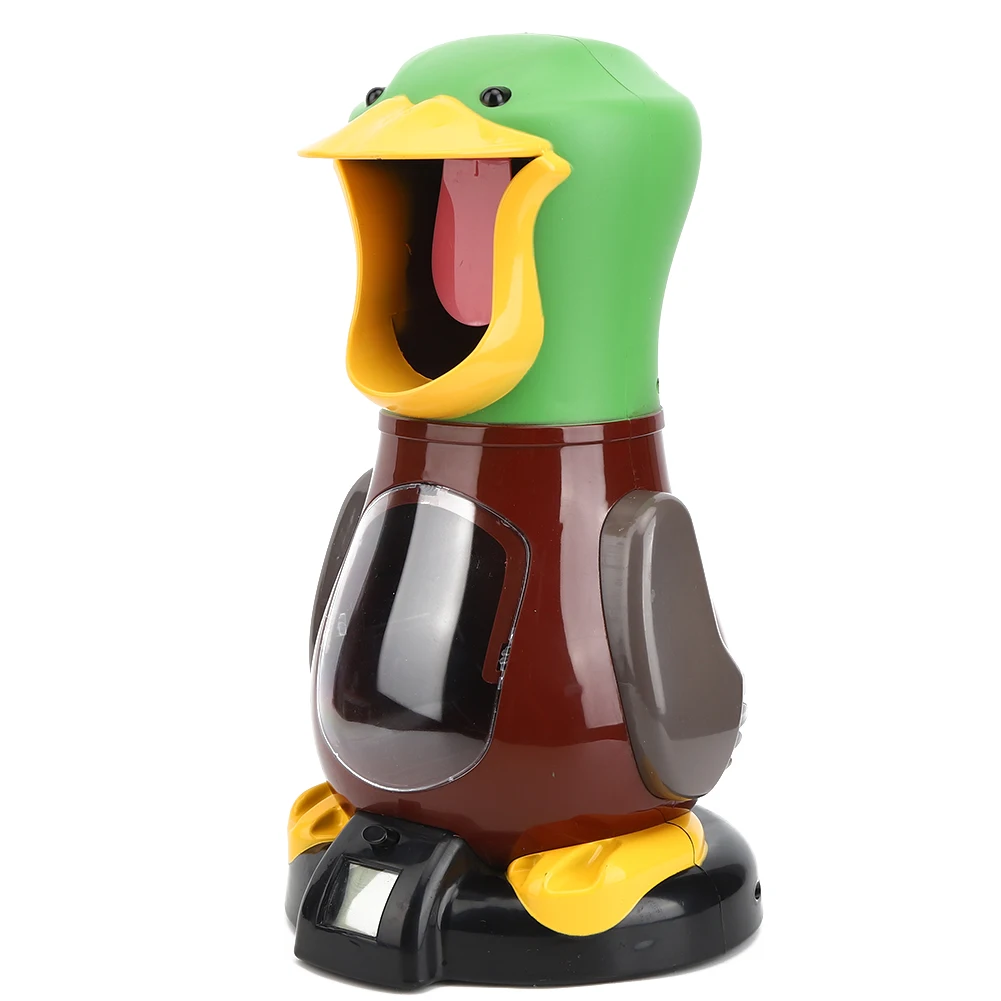 На открытом воздухе игрушечный пистолет который стреляет шариками воды водомет