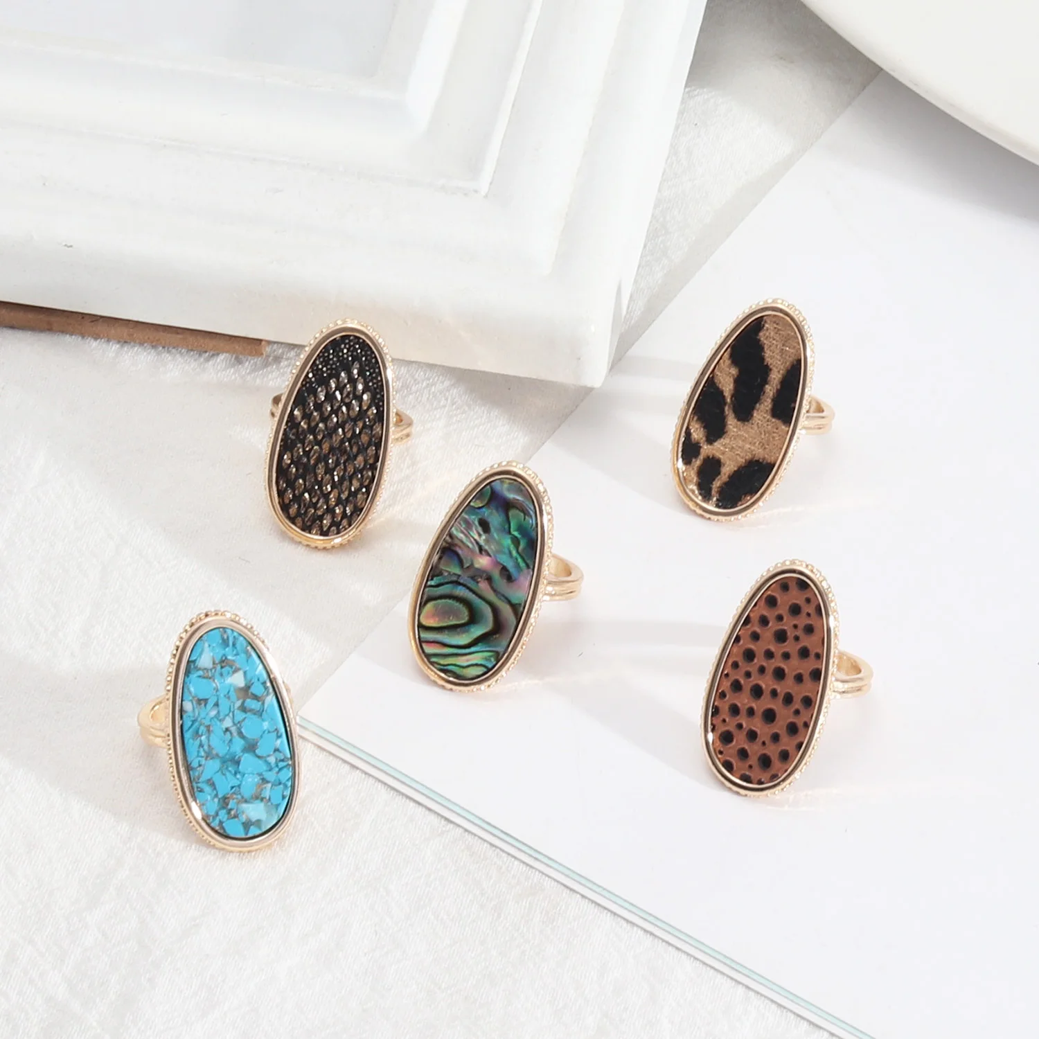 

Fashion Oval Abalone Shell Stone Inlaid Ring Versatille Collections Minimalist Accessories Women Girls Fashion Jewelry