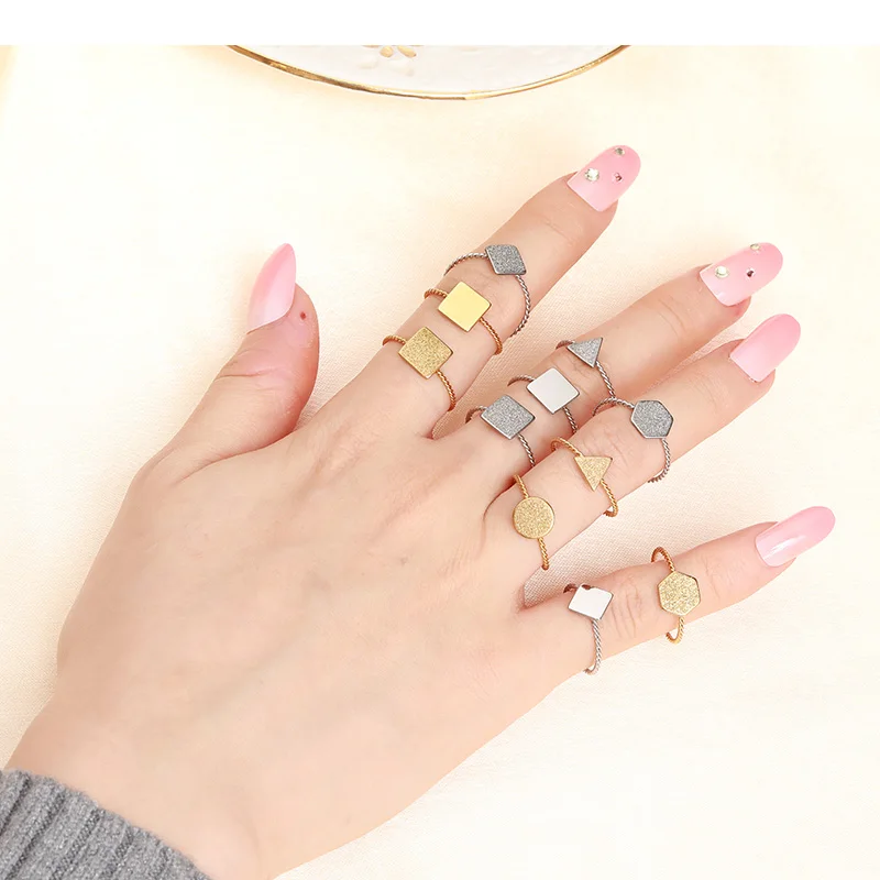 Женское кольцо из нержавеющей стали с геометрическим рисунком|Кольца| |