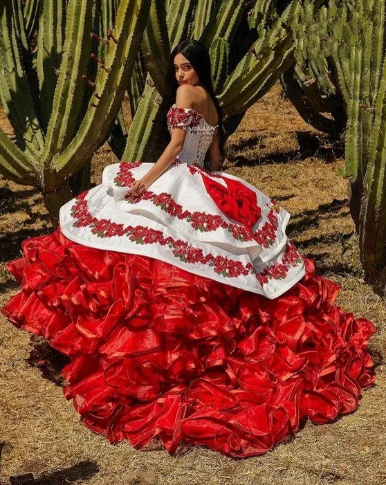 

Ruffled Floral Charro Quinceanera Dresses Off Shoulder Puffy Skirt Lace Embroidery Princess Sweet 16 Girls Masquerade Prom Gowns