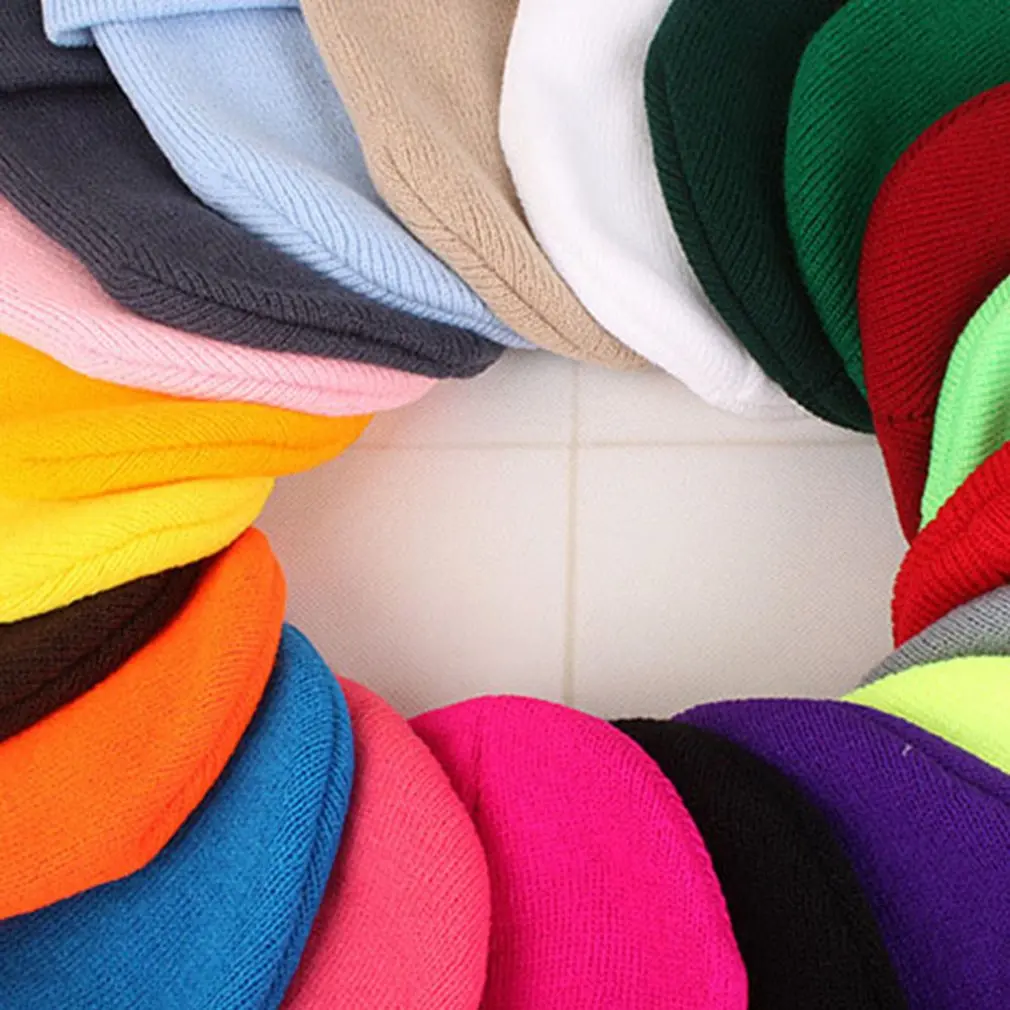 Однотонная шапка унисекс из смешанной шерсти на осень и зиму мягкая теплая