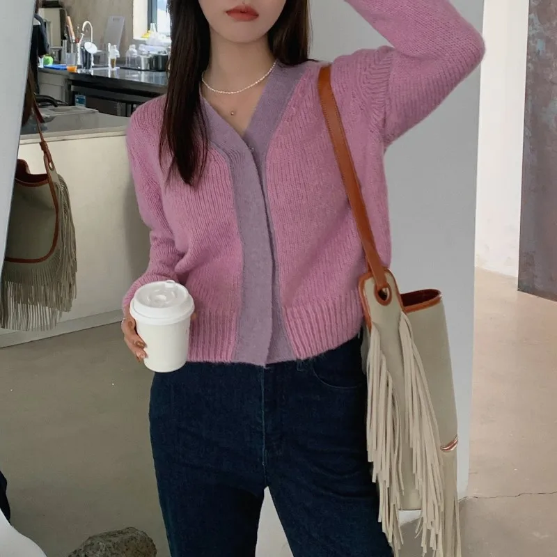 

대한민국 동대문 Winter Autumn Ladies Sweater V-Neck Single-Breasted Contrast Color Sweet Fashion Elegant Gentle Casual Cardigan