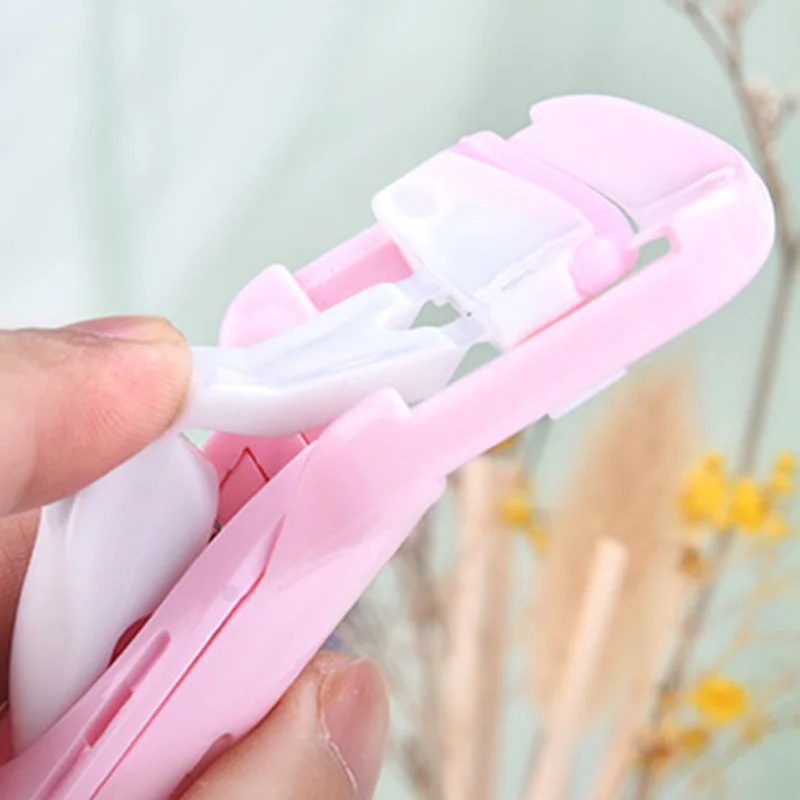 

NEW Push-type Eyelash Curler Curling Long-lasting Not Clip Eyelids Portable Eyelash Curler Beauty and Hair Makeup Tools