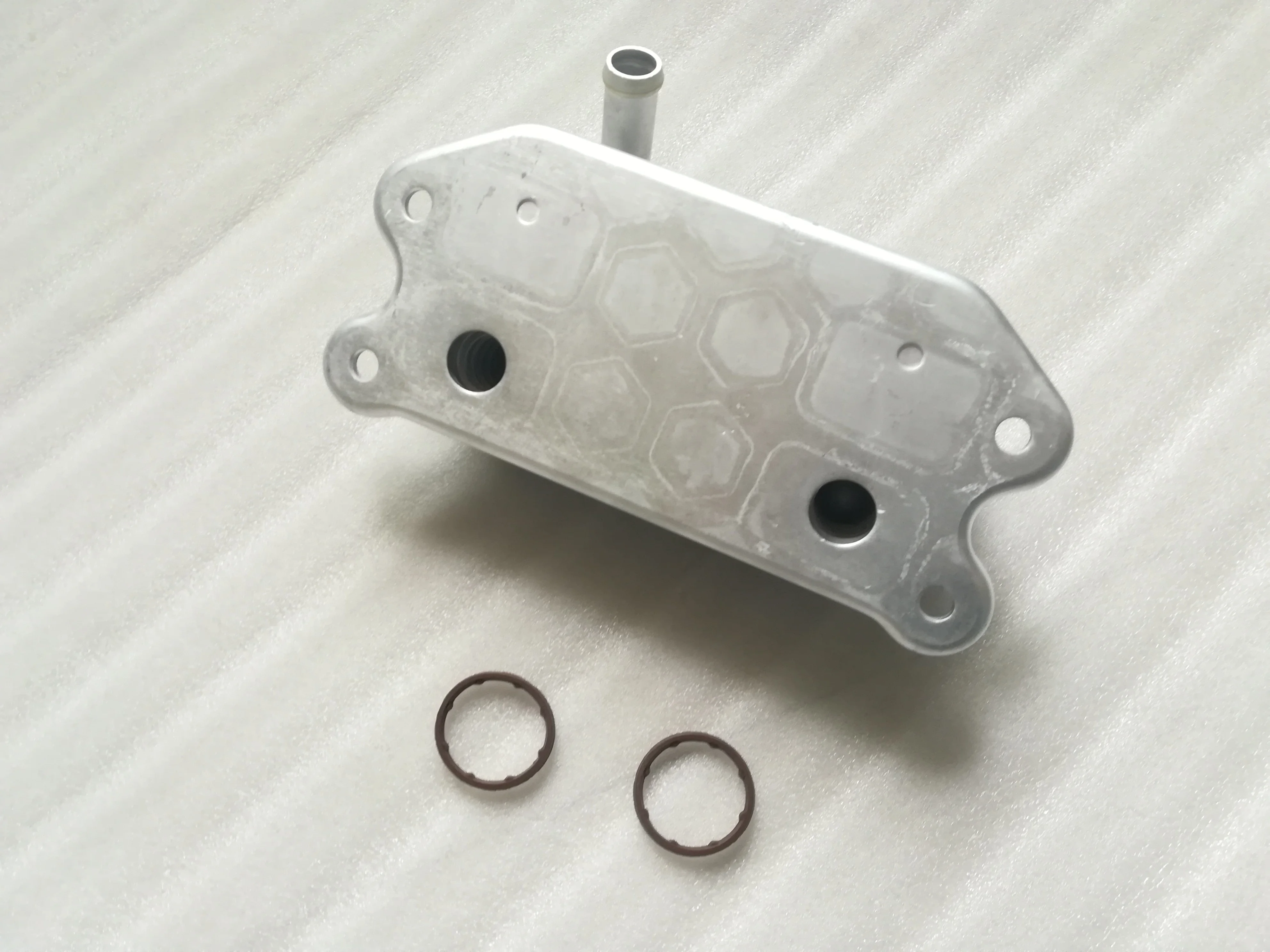 Бесплатная доставка масляный радиатор двигателя с уплотнительными кольцами