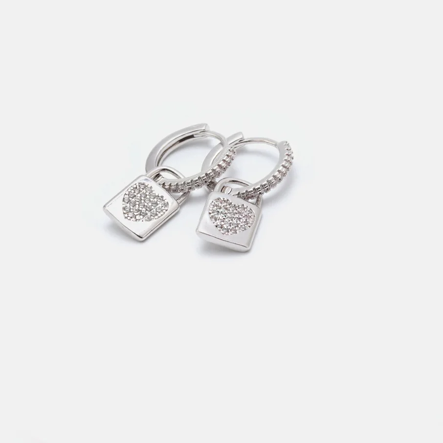 

Trendy European and American Upgrade Lock Shaped Huggie Hoop Earrings Cute Heart Love Charm Dangling Earrings for Korean 2021