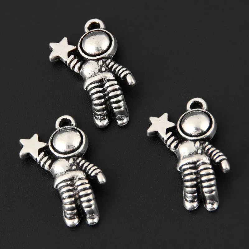 30 шт покрытые серебром Цвет 20x14 мм Астронавт Подвески в виде космонавта кулон