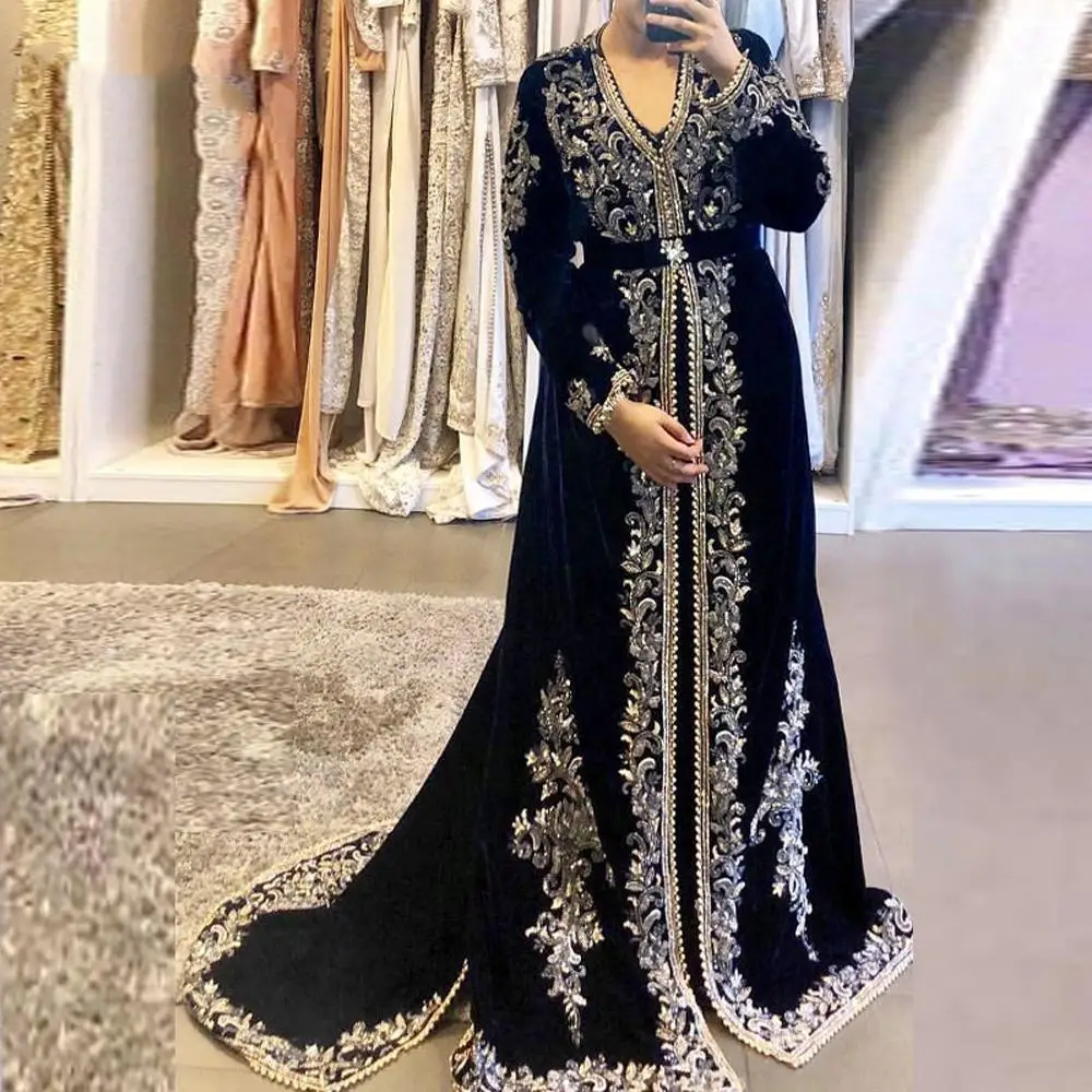 

2021 Moroccan Kaftan Dubai Evening Dresses Long Sleeves V-neck Lace Applique Velour Saudi Arabic Muslim Party Gowns EV23