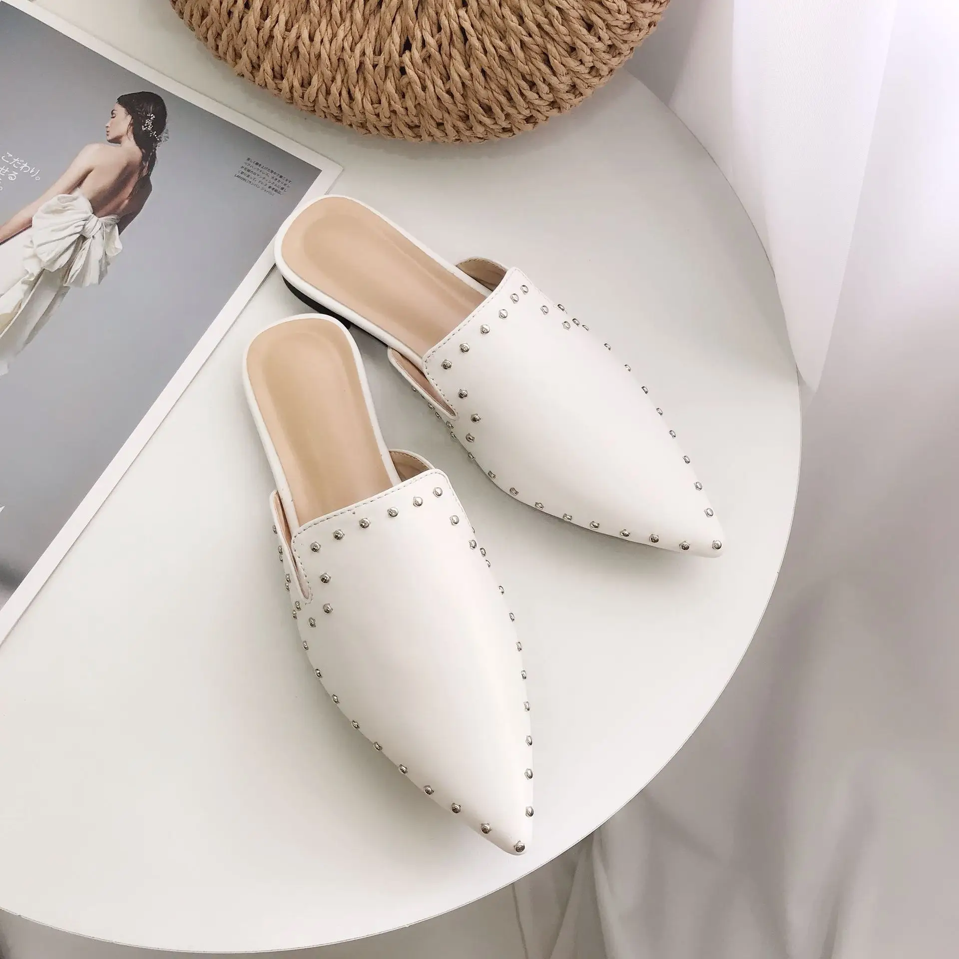 verano nueva moda remaches de fondo plano baotou la mitad drag Muller, zapatos de fondo suave sandalias zapatos de mujer