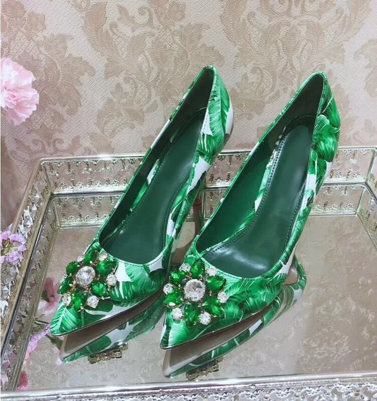 Туфли на высоком каблуке с острым носком разноцветные | Обувь