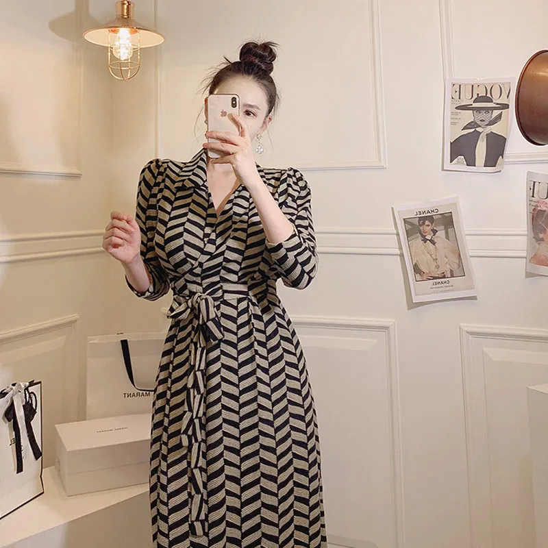 Vestidos de oficina coreanos para mujer, vestido largo elegante Vintage con cuello en V y manga de tres cuartos, estampado a cuadros, novedad de verano de 2021