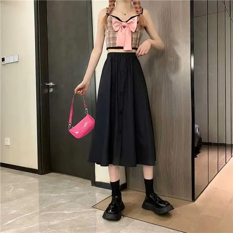 

In the summer of 2021, this Korean high waist slim medium length A-line skirt is versatile for women with large umbrella