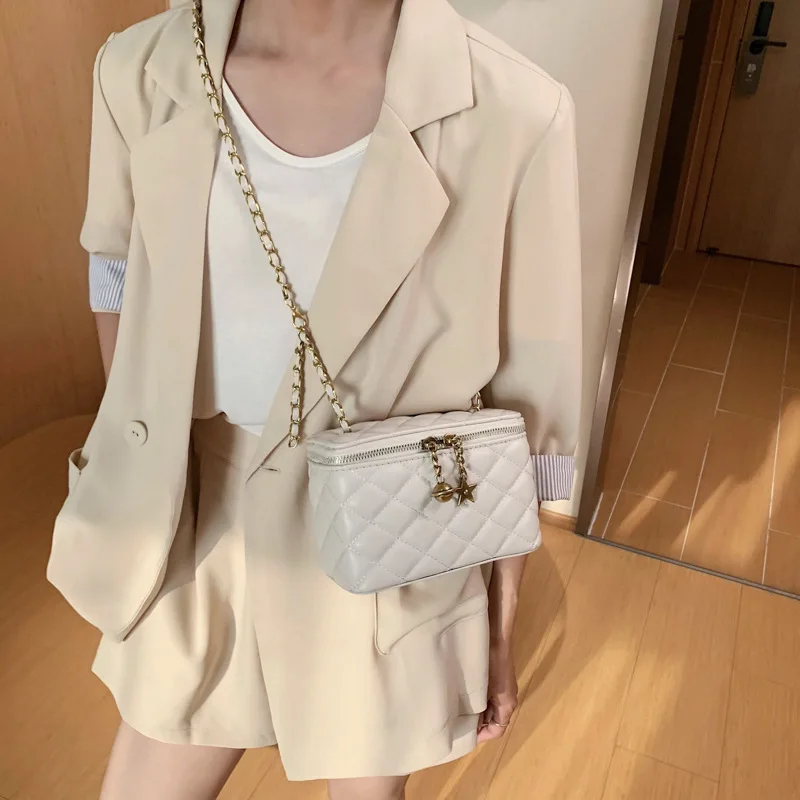 Новая летняя женская мини сумка через плечо с цепочкой металлическая украшение