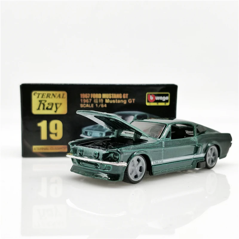 Модель автомобиля Bburago вечная классика цвет зеленый |Наземный транспорт| |