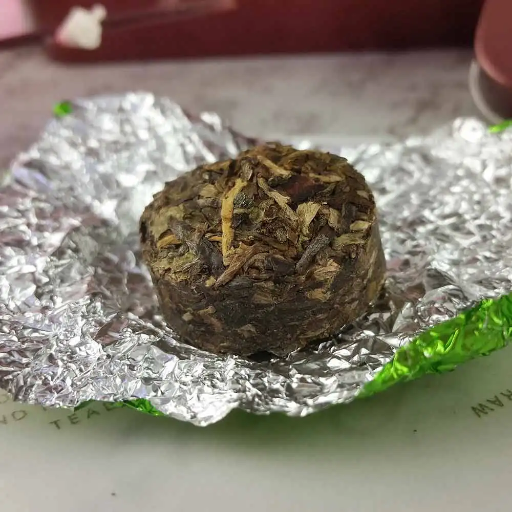 Лет клейкий рис сырой Pu'er мини туоча, Pu-erh Shen Pu'er подарочная упаковка 90 г