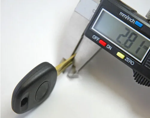 Сменный транспондер зажигания ключа с чипом 8A(H) 128 бит для 2014 TOYOTA Uncut TOY43 Blade |