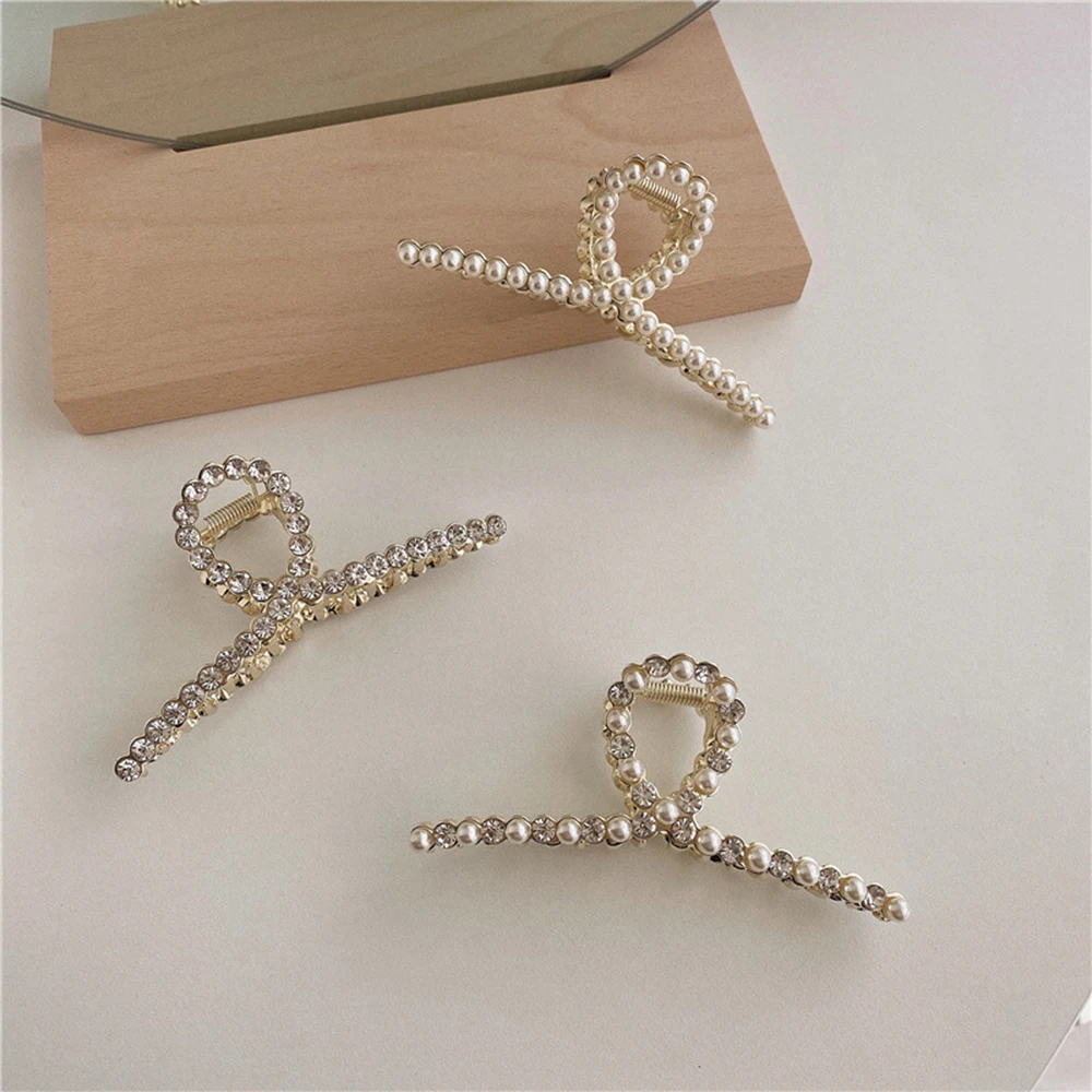 

2020 New Pearls Crystal Hair Clip Claws Makeup Thick Hair Accessories for Women Korean Geometric Barrette Hair Accessories