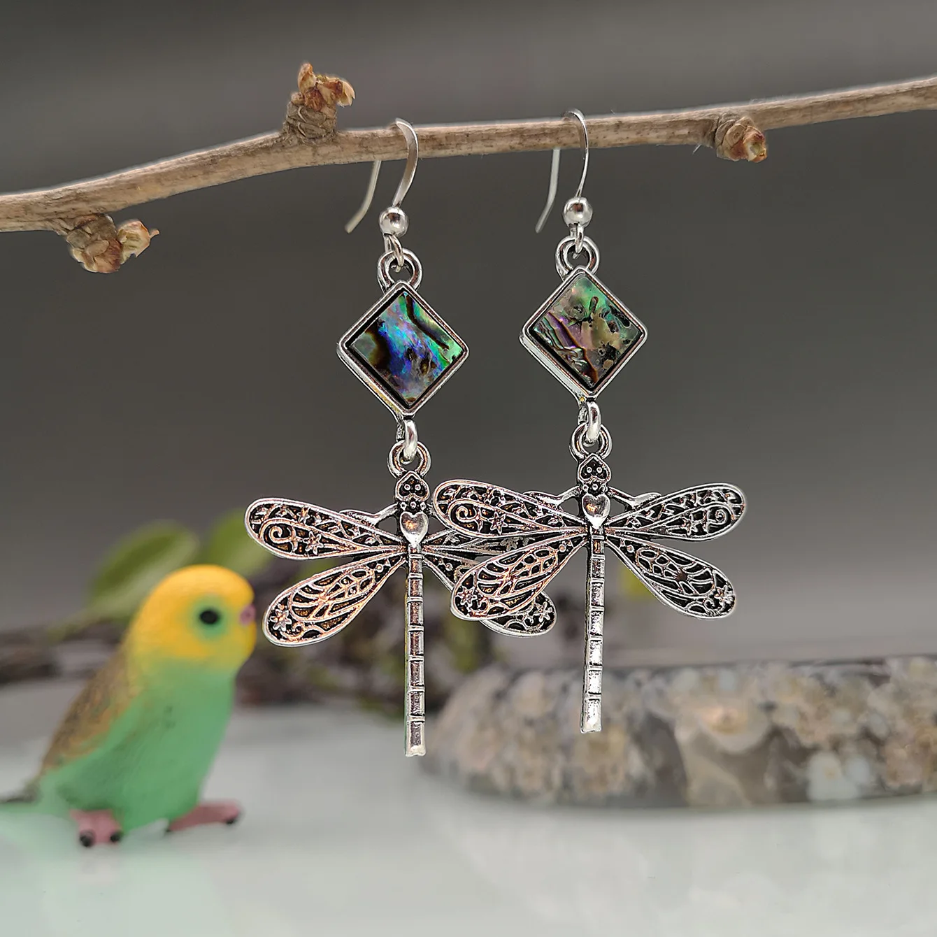 

New Creative Wings Dragonfly Drop Earrings for Women Vintage Jewelry Abalone Shell Square Stone Earrings Accessories