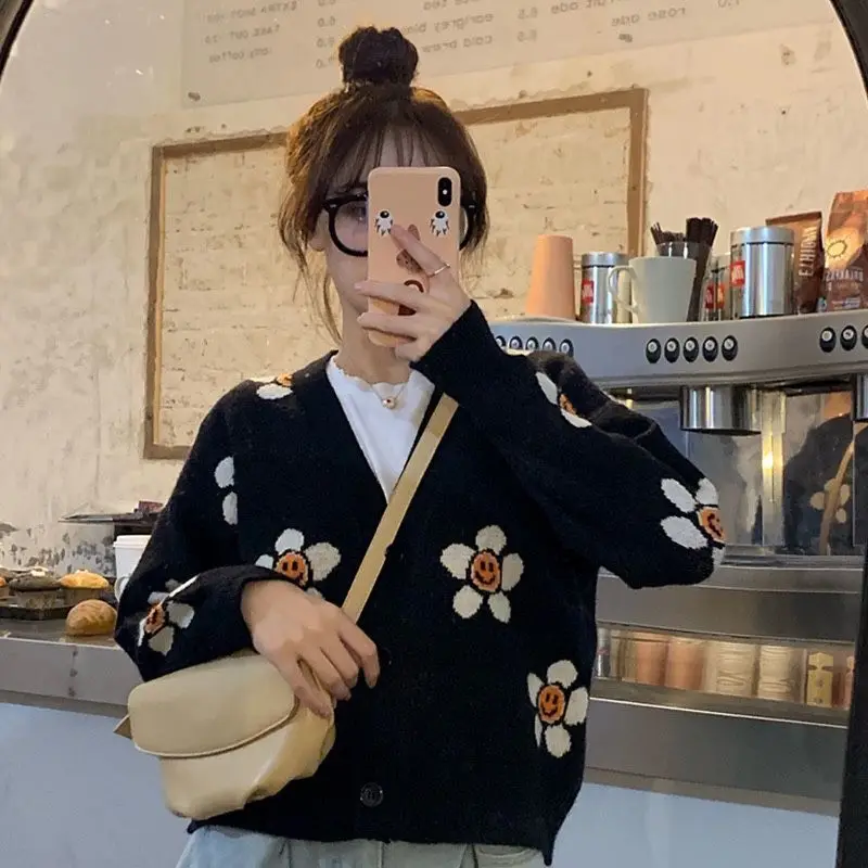 

New products in early autumn of 2021: Retro knitted sunflower cardigan coat loose student short sweater for women
