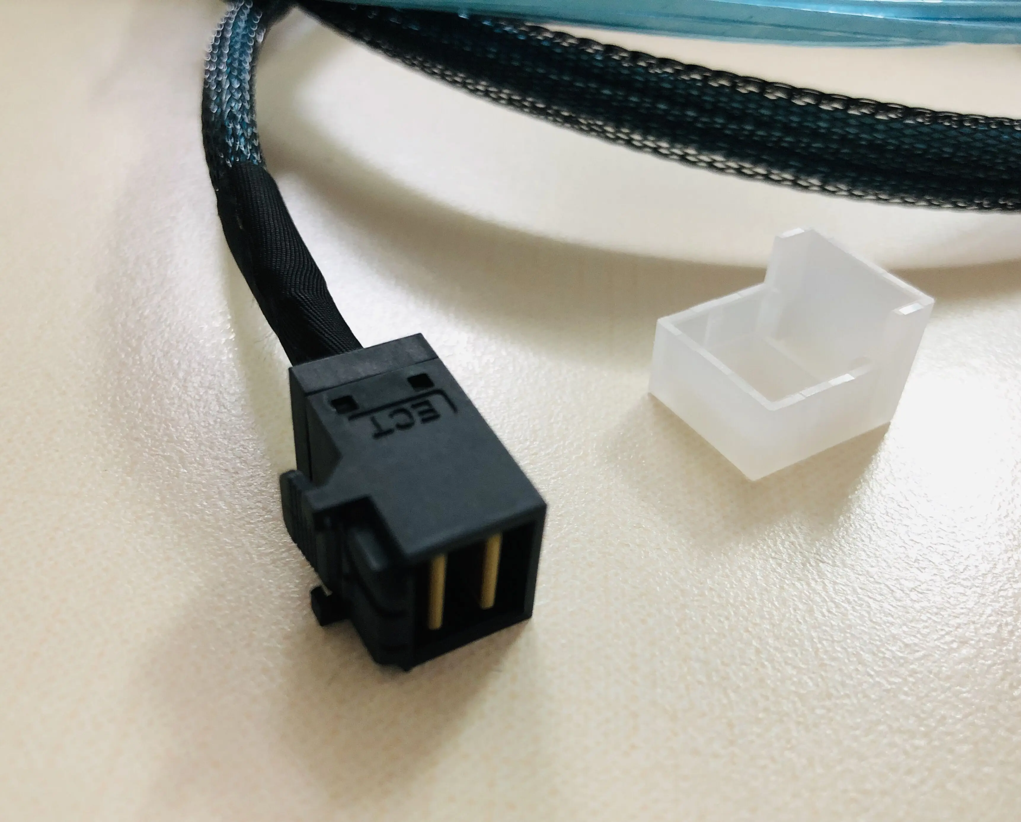 Внутренний HD-кабель Eastforfuy Mini SAS 8643 для 4 SATA-кабеля 0 8-1 м | Компьютеры и офис