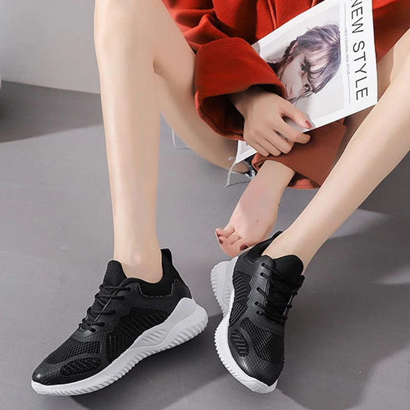 

2021 Spring New Fashion Female Sport Shoes Lace Up Runway Designer Comfortable Fashion Sneakers