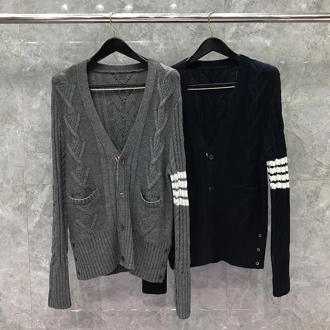 

Мужской шерстяной кардиган в полоску, с V-образным вырезом