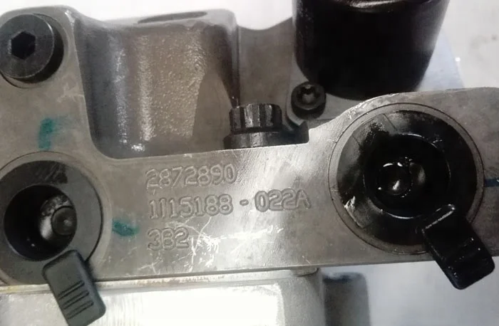 

engine fuel injection pump 4384497 / 2872930