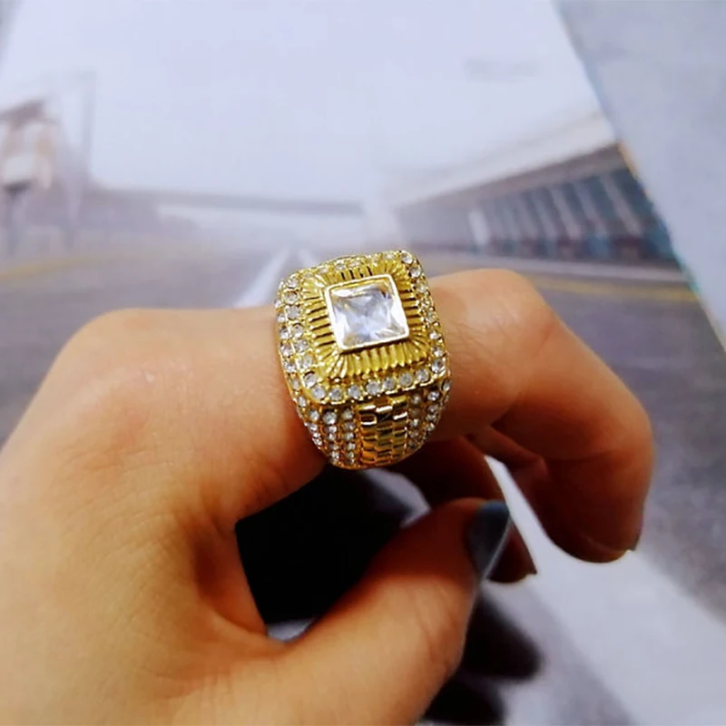 

2021 Hot Big Hip Hop Kings Square Rings For Men Trendy White Zircon Stainless Steel Jewelry Domineering Street Dance Party Gifts