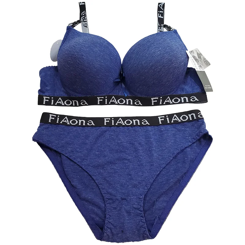 

Женское нижнее белье с чашками пуш-ап