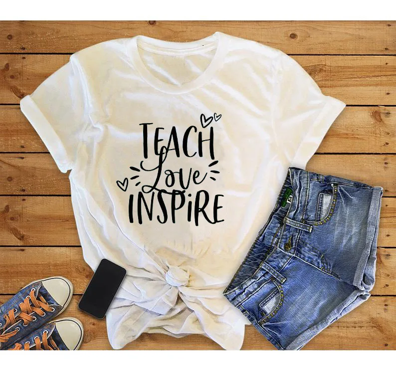 Женская футболка с надписью Teach Love Inspire для учителя положительным лозунгом