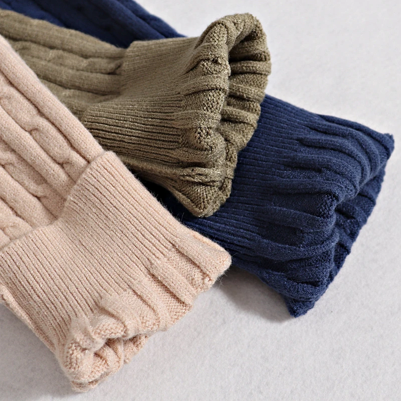 Женский свитер с узором ромбиками GIGOGOU серый теплый трикотажный пуловер большого