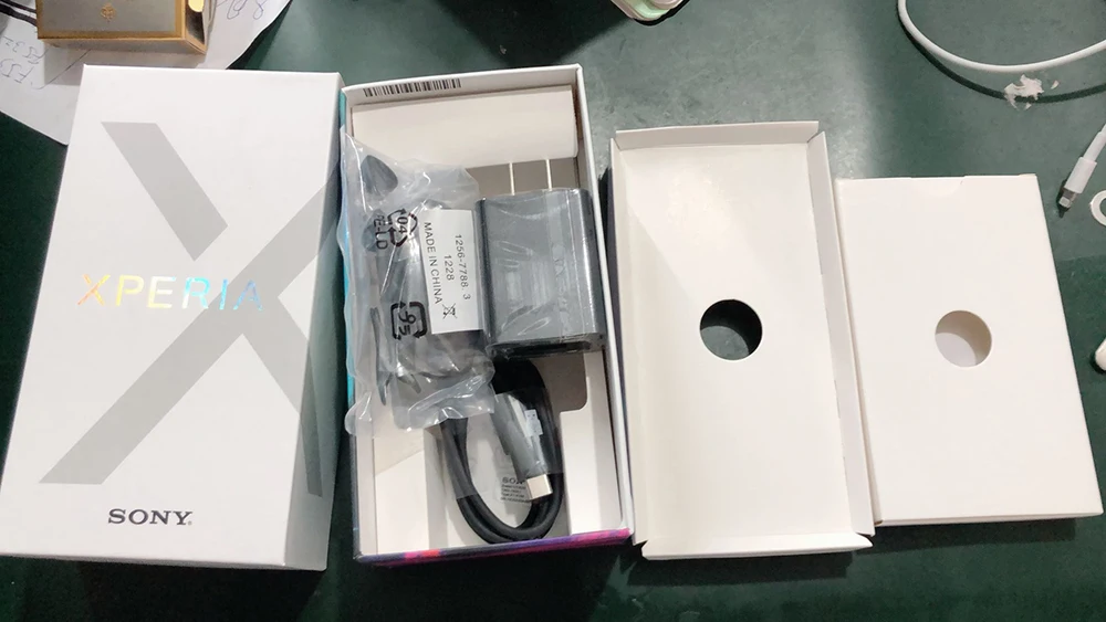 5,2 дюймовый 3 ГБ 32 ГБ мобильный телефон sony Xperia XZ F8331 4G LTE Snapdragon 820 четырехъядерный телефон 23 МП 13 МП 2900 мАч