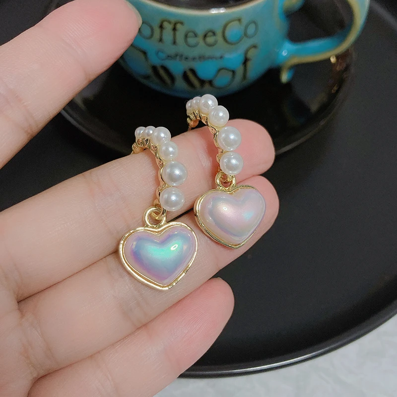

2022 NEW Vintage Baroque Pearl Big Love Heart Drop Earrings Gold Color Metal Geometric For Women Girls Party Travel Jewelry