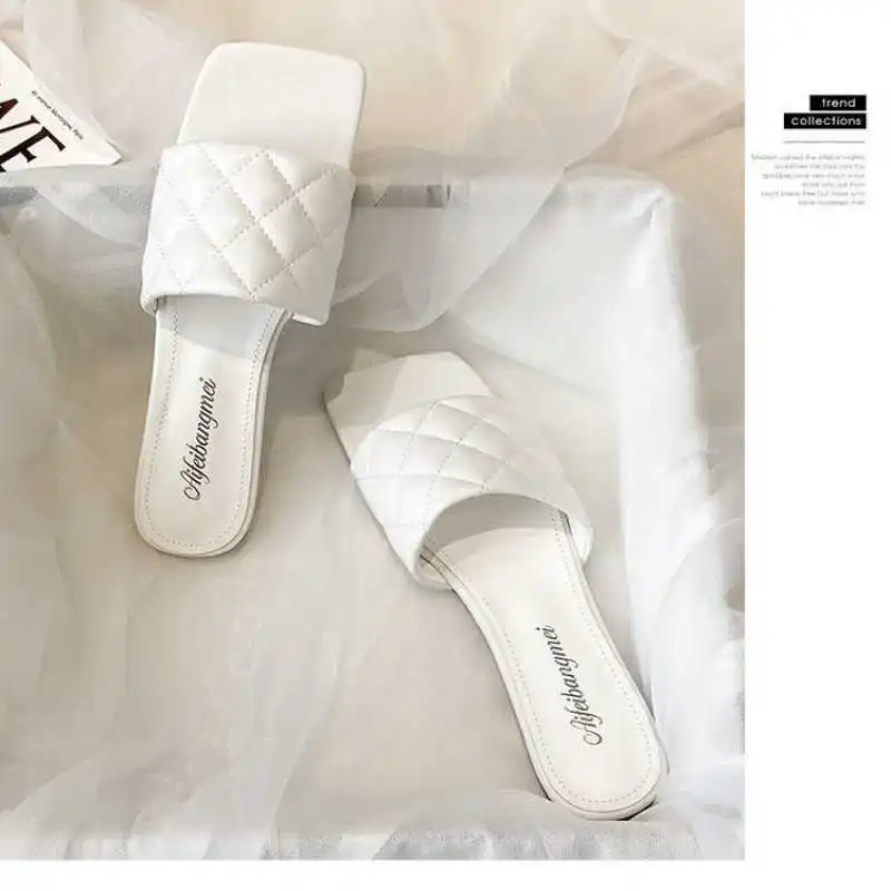 

2021 summer new sandals women's net red flat bottomed square head women's wear fashionable casual flip flops